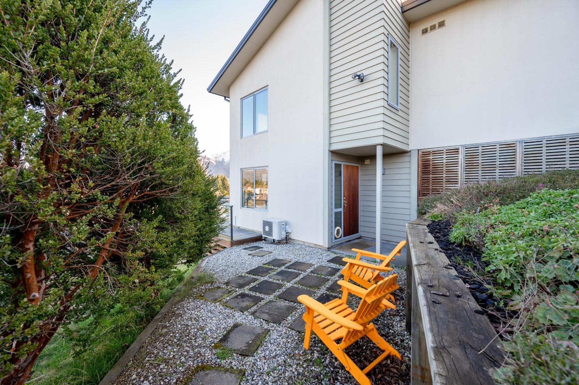 Criffel Garden Apartment Wanaka Exterior photo